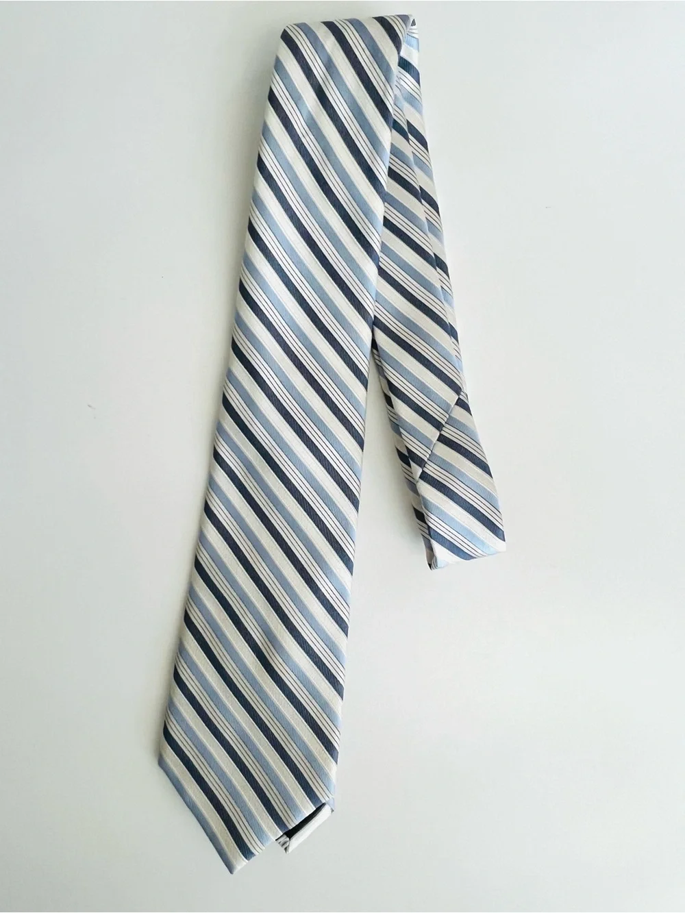 Calvin Klein 100% Silk Necktie Boys Youth Short 51